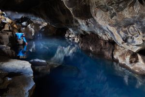Wasser Grotte Höhle See Thermalwasser