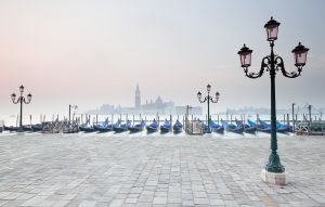 Lagune Wasser Kirche Gondel Laterne