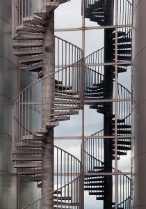 Wendeltreppe Aufgang Spiegelung