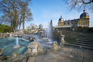 Schloss Seehof mit Wasserspielen